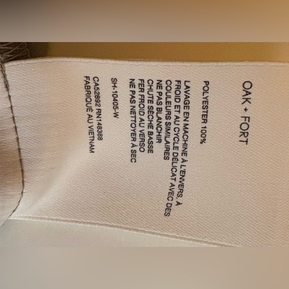 Stylish Women's Pleated Shorts in Olive Green - Picture 4 of 4